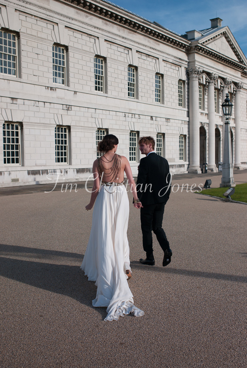 Kat and Jamie share a personal moment at Trafalgar Tavern