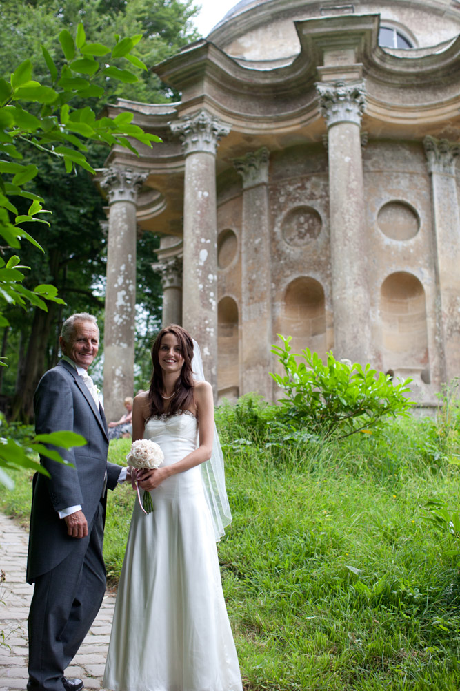 Bride and father arriving at the Temple of Apollo