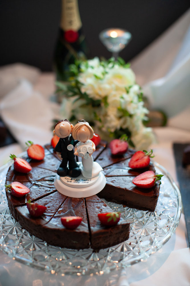 Sam & Tim’s Yorkshire Wedding at The KP Club – Leeds Wedding Photography 71 071 kp club wedding breakfast cake