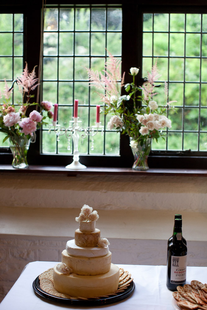 100 cutting wedding cake lowri tim