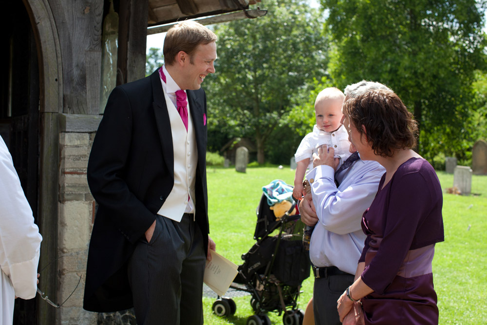 29 guests arrive church eleanor alan